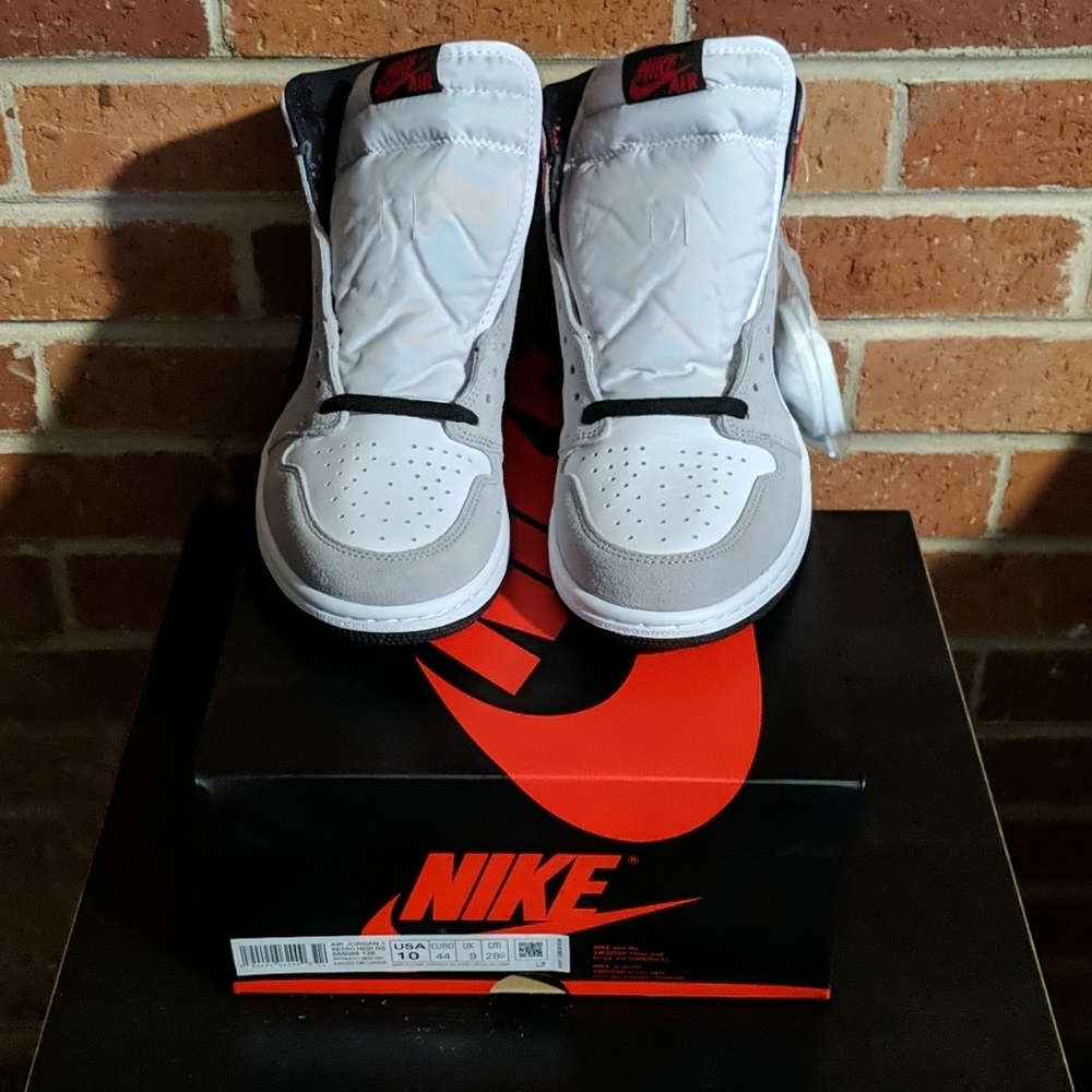 Air Jordan 1 OG High Smoke Grey